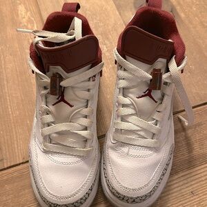 Jordan Big Kids' Spizike Low 4.5Y